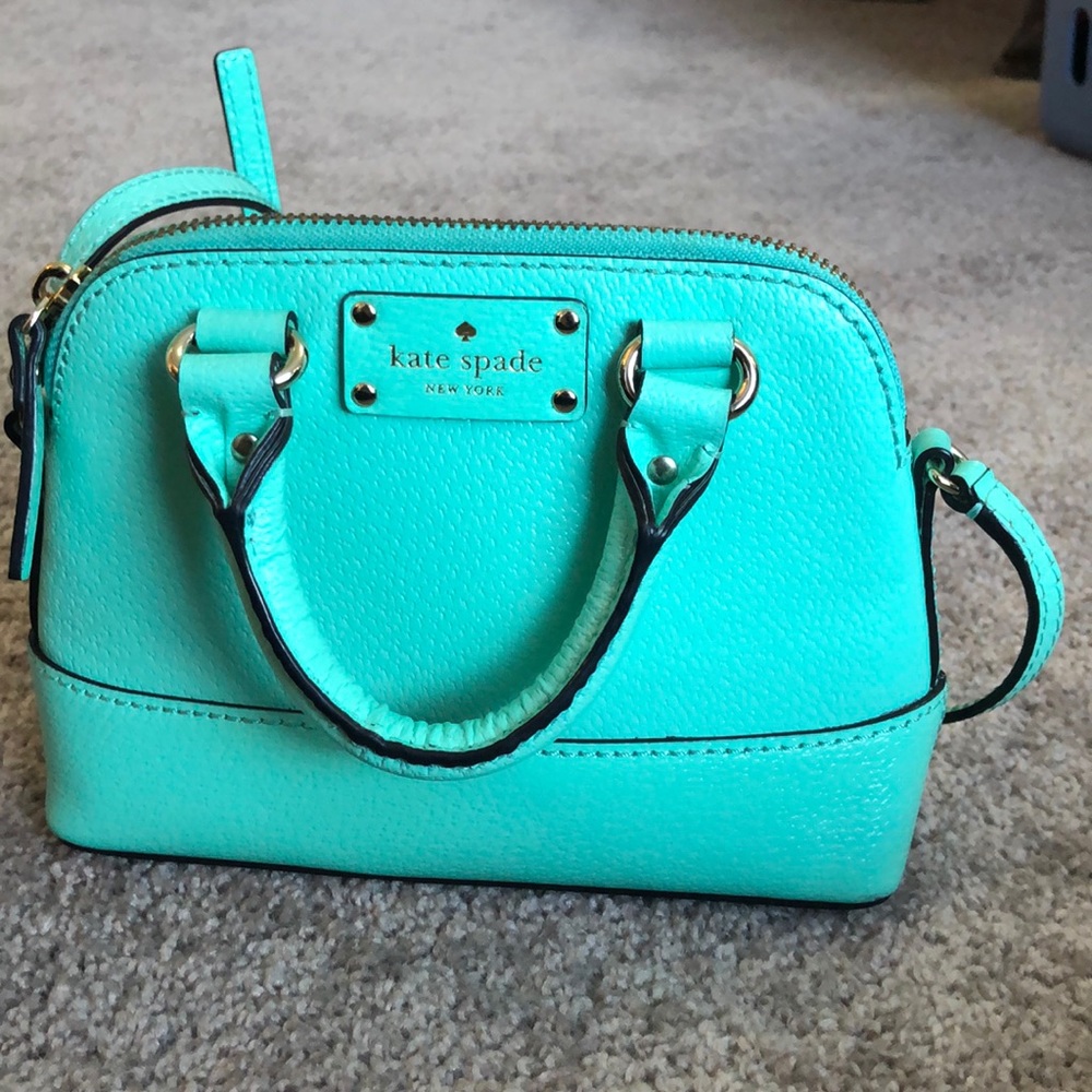 👜 EUC Kate Spade Crossbody Purse 👜